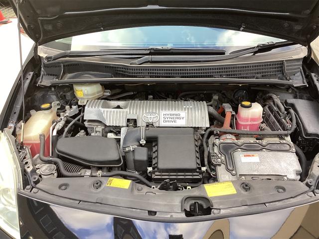 プリウス Ｓ　ＬＥＤエディション　ＥＴＣ　衝突被害軽減システム　ＴＶ　アルミホイール　ＬＥＤヘッドランプ　ヘッドライトウォッシャー　ＣＶＴ　スマートキー　アイドリングストップ　電動格納ミラー　盗難防止システム　ＣＤ（21枚目）