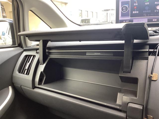 プリウス Ｓ　ＬＥＤエディション　ＥＴＣ　衝突被害軽減システム　ＴＶ　アルミホイール　ＬＥＤヘッドランプ　ヘッドライトウォッシャー　ＣＶＴ　スマートキー　アイドリングストップ　電動格納ミラー　盗難防止システム　ＣＤ（42枚目）