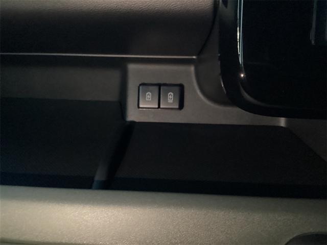 スペーシアギア ハイブリッドＸＺ　両側電動スライドドア　クリアランスソナー　オートクルーズコントロール　衝突被害軽減システム　ＬＥＤヘッドランプ　ヘッドライトウォッシャー　スマートキー　アイドリングストップ　電動格納ミラー（34枚目）