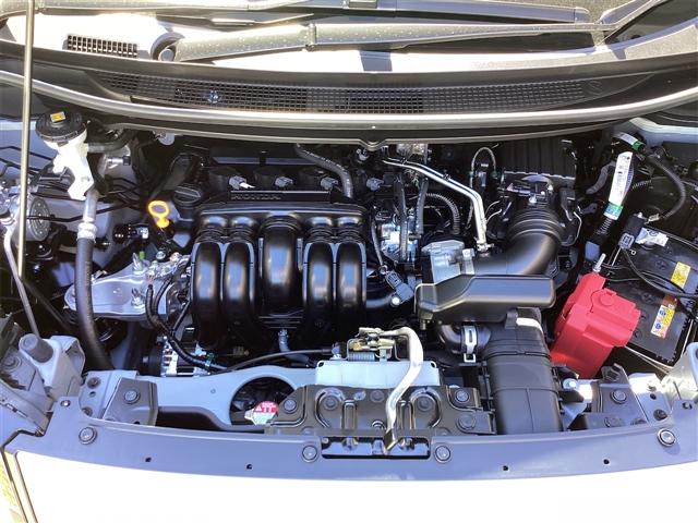 フリード クロスター　登録済未使用車　禁煙車　ＨｏｎｄａＳＥＮＳＩＮＧ　アダプティブクルーズコントロール　電子パーキング　ブラインドスポットモニター　両側自動ドア　ＬＥＤヘッドライト　スマートキー　プッシュスタート（25枚目）