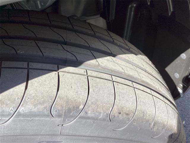 フリード クロスター　登録済未使用車　禁煙車　ＨｏｎｄａＳＥＮＳＩＮＧ　アダプティブクルーズコントロール　電子パーキング　ブラインドスポットモニター　両側自動ドア　ＬＥＤヘッドライト　スマートキー　プッシュスタート（27枚目）