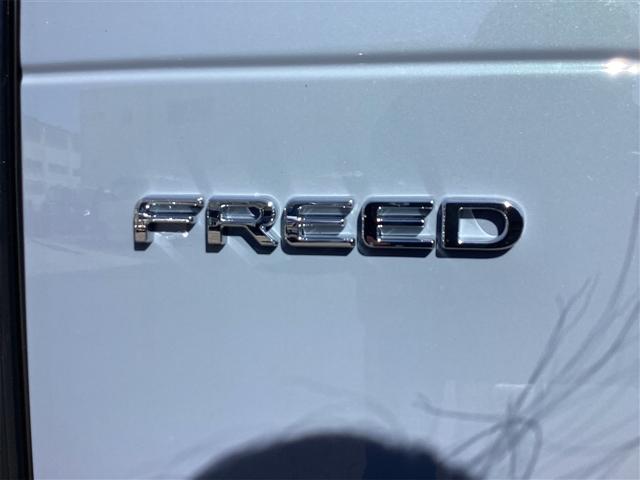 フリード クロスター　登録済未使用車　禁煙車　ＨｏｎｄａＳＥＮＳＩＮＧ　アダプティブクルーズコントロール　電子パーキング　ブラインドスポットモニター　両側自動ドア　ＬＥＤヘッドライト　スマートキー　プッシュスタート（33枚目）