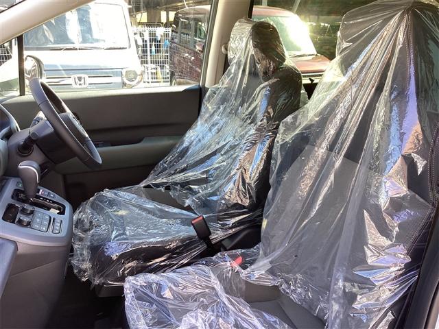 フリード クロスター　登録済未使用車　禁煙車　ＨｏｎｄａＳＥＮＳＩＮＧ　アダプティブクルーズコントロール　電子パーキング　ブラインドスポットモニター　両側自動ドア　ＬＥＤヘッドライト　スマートキー　プッシュスタート（40枚目）