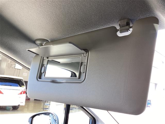 フリード クロスター　登録済未使用車　禁煙車　ＨｏｎｄａＳＥＮＳＩＮＧ　アダプティブクルーズコントロール　電子パーキング　ブラインドスポットモニター　両側自動ドア　ＬＥＤヘッドライト　スマートキー　プッシュスタート（42枚目）