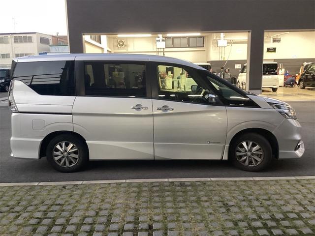 日産 セレナ 11枚目