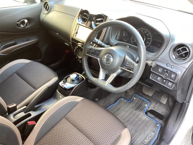 ノート e-パワー メダリスト 衝突軽減B 純正ナビ TV アラウンドビューモニター ETC クルーズコントロール 革巻きステアリング スマートキー プッシュスタート ステアリングスイッチ オートライト 純正アルミホイール(41枚目)