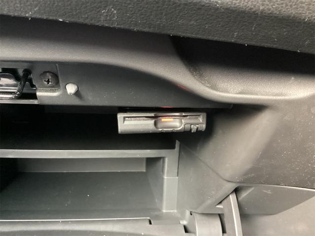 ノート e-パワー メダリスト 衝突軽減B 純正ナビ TV アラウンドビューモニター ETC クルーズコントロール 革巻きステアリング スマートキー プッシュスタート ステアリングスイッチ オートライト 純正アルミホイール(48枚目)