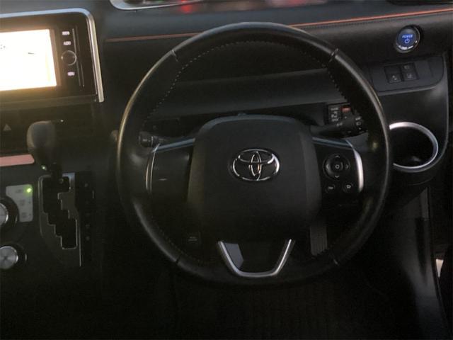 シエンタ ハイブリッドG クエロ トヨタセーフティセンス 純正ナビ Bluetooth対応 Bカメラ ETC 両側自動ドア スマートキー プッシュスタート ステアリングスイッチ 社外アルミホイール 電動格納ミラー(6枚目)