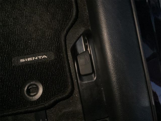 シエンタ ハイブリッドG クエロ トヨタセーフティセンス 純正ナビ Bluetooth対応 Bカメラ ETC 両側自動ドア スマートキー プッシュスタート ステアリングスイッチ 社外アルミホイール 電動格納ミラー(52枚目)