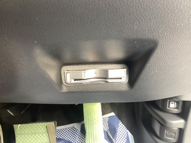 シャトル ハイブリッドZ 安心パッケージ 純正ナビ TV Bカメラ ETC LEDヘッドライト クルーズコントロール パドルシフト 革巻きステアリング スマートキー プッシュスタート 純正アルミホイール 電動格納ミラー(7枚目)