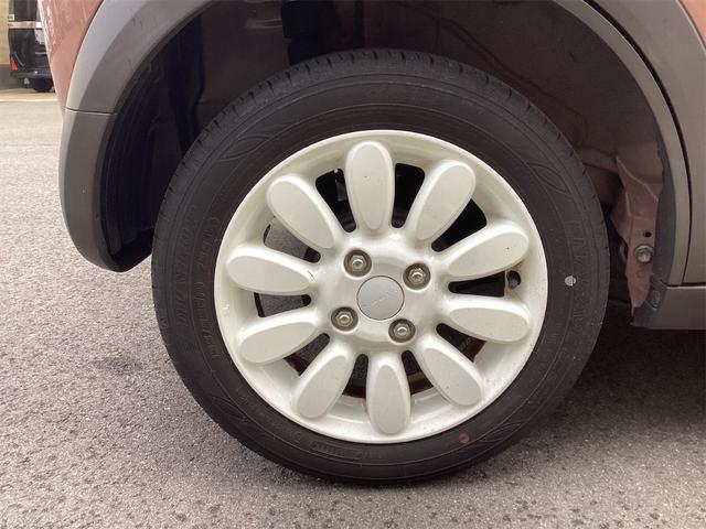 アルトラパン X 衝突軽減B 純正ディスプレイ Bカメラ HIDヘッドライト スマートキー プッシュスタート アイドリングストップ 前席シートヒーター 革巻きステアリング ステアリングスイッチ 純正アルミホイール(23枚目)