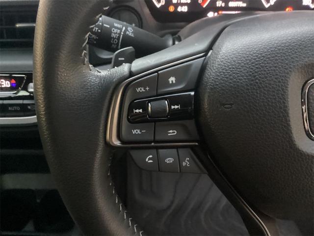 WR-V Z+ HondaSENSING 純正ディスプレイ Bluetooth対応 Bカメラ ETC アダプティブクルーズコントロール LEDヘッドライト フォグライト スマートキー プッシュスタート 革巻きハンドル(11枚目)
