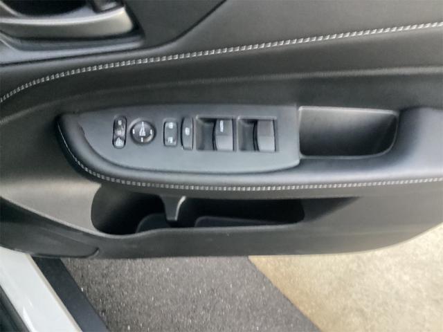 WR-V Z+ HondaSENSING 純正ディスプレイ Bluetooth対応 Bカメラ ETC アダプティブクルーズコントロール LEDヘッドライト フォグライト スマートキー プッシュスタート 革巻きハンドル(14枚目)