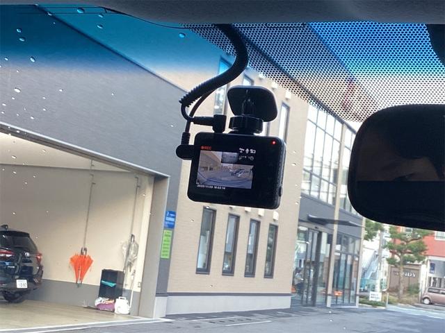 ランドクルーザープラド TX 4WD 全周囲カメラ 純正9インチディスプレイ クリアランスソナー オートクルーズコントロール レーンアシスト 衝突被害軽減システム サンルーフ ナビ オートマチックハイビーム LEDヘッドランプ(10枚目)