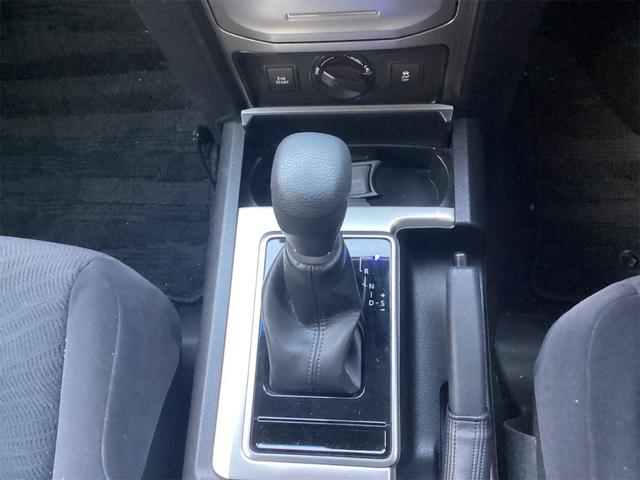 ランドクルーザープラド TX 4WD 全周囲カメラ 純正9インチディスプレイ クリアランスソナー オートクルーズコントロール レーンアシスト 衝突被害軽減システム サンルーフ ナビ オートマチックハイビーム LEDヘッドランプ(13枚目)