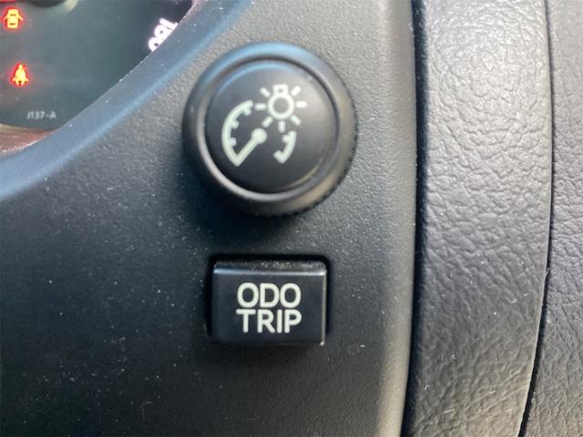 ランドクルーザープラド TX 4WD 全周囲カメラ 純正9インチディスプレイ クリアランスソナー オートクルーズコントロール レーンアシスト 衝突被害軽減システム サンルーフ ナビ オートマチックハイビーム LEDヘッドランプ(31枚目)