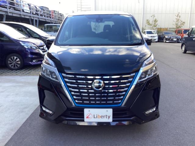 セレナ e-パワー ハイウェイスターV 衝突軽減B 防水シート プロパイロット 純正9インチナビ TV アラウンドビューモニター フリップダウンモニター クルーズコントロール 両側自動ドア LEDヘッドライト フォグライト スマートキー(15枚目)