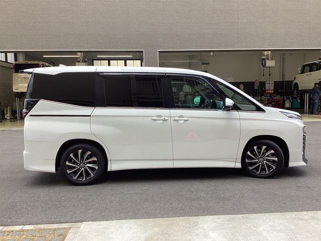 トヨタ ヴォクシー 10枚目