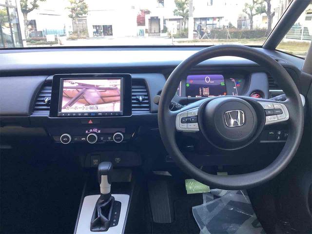 フィット ｅ：ＨＥＶベーシック　ＥＴＣ　バックカメラ　ナビ　ＴＶ　クリアランスソナー　オートクルーズコントロール　レーンアシスト　衝突被害軽減システム　オートライト　ＬＥＤヘッドランプ　スマートキー　ＣＶＴ（10枚目）