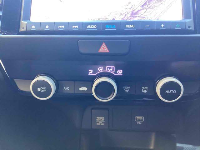 フィット ｅ：ＨＥＶベーシック　ＥＴＣ　バックカメラ　ナビ　ＴＶ　クリアランスソナー　オートクルーズコントロール　レーンアシスト　衝突被害軽減システム　オートライト　ＬＥＤヘッドランプ　スマートキー　ＣＶＴ（25枚目）