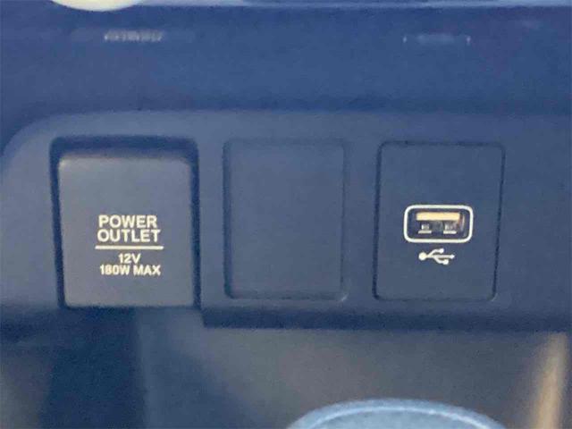 フィット ｅ：ＨＥＶベーシック　ＥＴＣ　バックカメラ　ナビ　ＴＶ　クリアランスソナー　オートクルーズコントロール　レーンアシスト　衝突被害軽減システム　オートライト　ＬＥＤヘッドランプ　スマートキー　ＣＶＴ（41枚目）