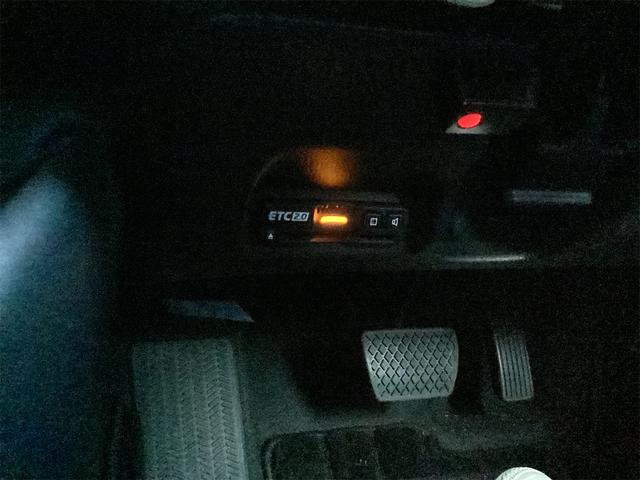 ヴェゼル ｅ：ＨＥＶ　Ｚ　ＨｏｎｄａＣＯＮＮＥＣＴディスプレイ　マルチビューカメラ　オートクルーズコントロール　衝突被害軽減システム　ＬＥＤヘッドランプ　電動リアゲート　純正アルミホイール　ブラインドスポットモニター（8枚目）