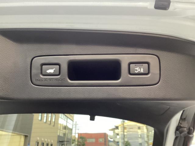 ヴェゼル ｅ：ＨＥＶ　Ｚ　ＨｏｎｄａＣＯＮＮＥＣＴディスプレイ　マルチビューカメラ　オートクルーズコントロール　衝突被害軽減システム　ＬＥＤヘッドランプ　電動リアゲート　純正アルミホイール　ブラインドスポットモニター（17枚目）