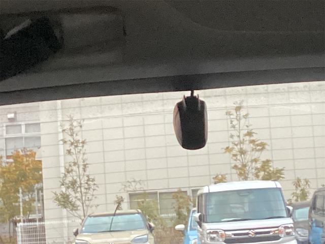 ヴェゼル ｅ：ＨＥＶ　Ｚ　ＨｏｎｄａＣＯＮＮＥＣＴディスプレイ　マルチビューカメラ　オートクルーズコントロール　衝突被害軽減システム　ＬＥＤヘッドランプ　電動リアゲート　純正アルミホイール　ブラインドスポットモニター（51枚目）