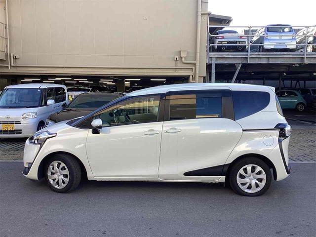 シエンタ Ｇ　純正ナビ　Ｂｌｕｅｔｏｏｔｈ　バックカメラ　フリップダウンモニター　レーンアシスト　衝突被害軽減システム　両側電動スライドドア　オートマチックハイビーム　スマートキー　シートヒーター　電動格納式ミラー（10枚目）