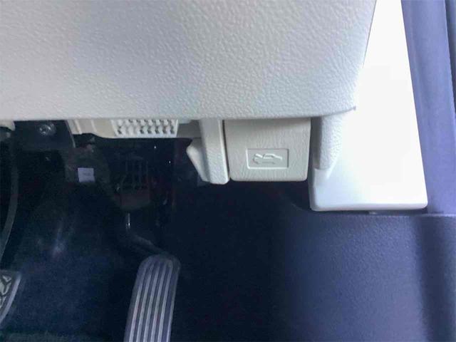 シエンタ Ｇ　純正ナビ　Ｂｌｕｅｔｏｏｔｈ　バックカメラ　フリップダウンモニター　レーンアシスト　衝突被害軽減システム　両側電動スライドドア　オートマチックハイビーム　スマートキー　シートヒーター　電動格納式ミラー（42枚目）