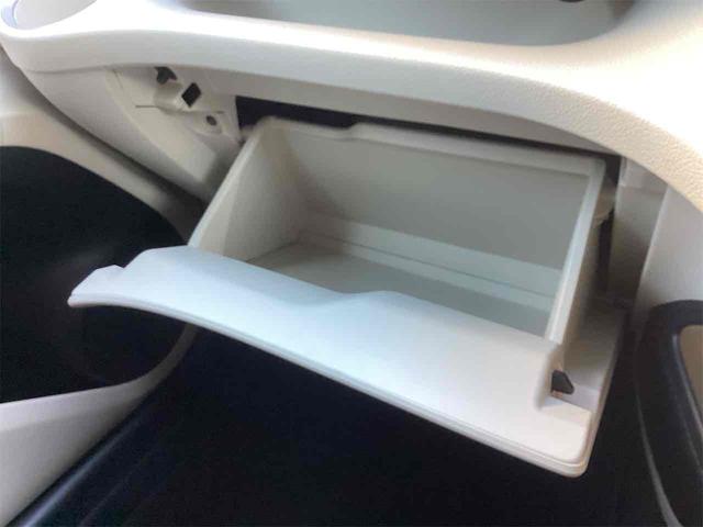 シエンタ Ｇ　純正ナビ　Ｂｌｕｅｔｏｏｔｈ　バックカメラ　フリップダウンモニター　レーンアシスト　衝突被害軽減システム　両側電動スライドドア　オートマチックハイビーム　スマートキー　シートヒーター　電動格納式ミラー（50枚目）