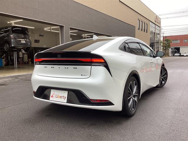 プリウス Ｚ　クリアランスソナー　レーンアシスト　オートクルーズコントロール　パークアシスト　衝突被害軽減システム　全周囲カメラ　ナビ　ＴＶ　アルミホイール　オートマチックハイビーム　オートライト（14枚目）