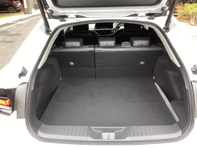 プリウス Ｚ　クリアランスソナー　レーンアシスト　オートクルーズコントロール　パークアシスト　衝突被害軽減システム　全周囲カメラ　ナビ　ＴＶ　アルミホイール　オートマチックハイビーム　オートライト（15枚目）