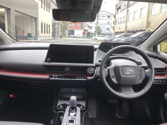 プリウス Ｚ　クリアランスソナー　レーンアシスト　オートクルーズコントロール　パークアシスト　衝突被害軽減システム　全周囲カメラ　ナビ　ＴＶ　アルミホイール　オートマチックハイビーム　オートライト（23枚目）