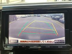 バックカメラも付いています。駐車の時に便利なのはもちろんの事、後方死角にいる子供たちに気が付くことができるので安心安全ですね 6