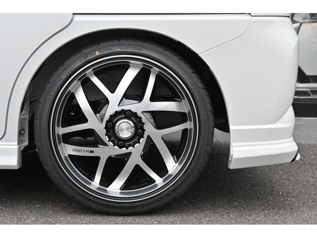 ソリオバンディット ハイブリッドＭＶ　ＺＥＵＳ新車カスタム　エアロ（Ｆ・Ｒ・ＦＧ・ＲＧ）・２色塗装・車高調・１７インチ・カーボン調ピラーパネル・全方位カメラ・両側電動スライドドア・シートヒーター（5枚目）