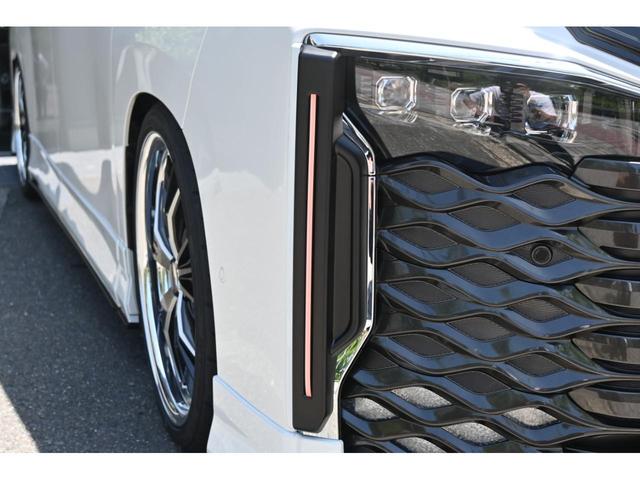 ヴォクシー Ｓ－Ｚ　ＺＥＵＳ新車カスタム　エアロ（Ｆ・Ｓ・Ｒ・ＧＧ・ＲＧ・ＤＬＧ）・エアロ塗装・車高調・４本出しマフラー・２０インチ・ドアミラーカバー・カーボン調ピラーパネル・１０．５型ＤＡ・ＴＴＭ・ＬＥＤヘッドランプ（13枚目）