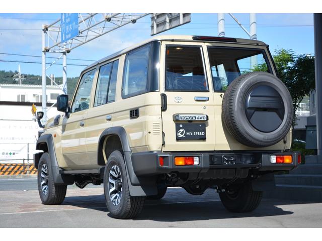 ランドクルーザー70 AX Bカメラ LEDヘッドライト 禁煙車 クルーズコントロール 電動デフロック 丸目LEDヘッドライト 純正16インチアルミホイール オートハイビーム トヨタセーフティセンス アルミ製サイドステップ(6枚目)