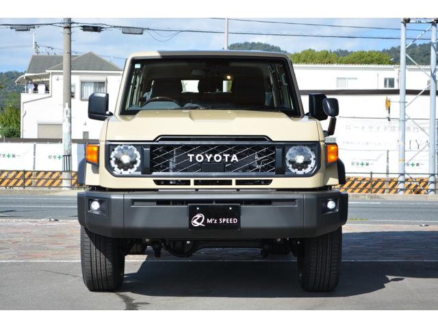 ランドクルーザー70 AX Bカメラ LEDヘッドライト 禁煙車 クルーズコントロール 電動デフロック 丸目LEDヘッドライト 純正16インチアルミホイール オートハイビーム トヨタセーフティセンス アルミ製サイドステップ(13枚目)