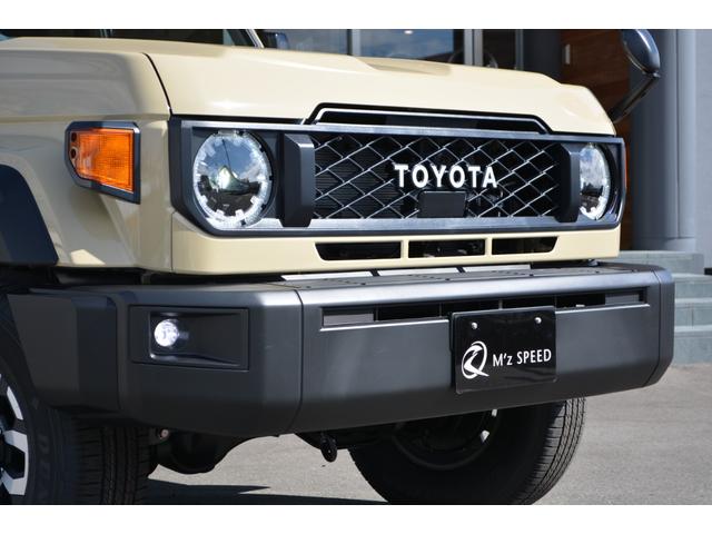 ランドクルーザー70 AX Bカメラ LEDヘッドライト 禁煙車 クルーズコントロール 電動デフロック 丸目LEDヘッドライト 純正16インチアルミホイール オートハイビーム トヨタセーフティセンス アルミ製サイドステップ(16枚目)