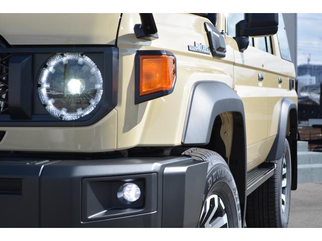 ランドクルーザー70 AX Bカメラ LEDヘッドライト 禁煙車 クルーズコントロール 電動デフロック 丸目LEDヘッドライト 純正16インチアルミホイール オートハイビーム トヨタセーフティセンス アルミ製サイドステップ(19枚目)