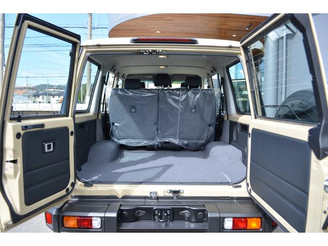ランドクルーザー70 AX Bカメラ LEDヘッドライト 禁煙車 クルーズコントロール 電動デフロック 丸目LEDヘッドライト 純正16インチアルミホイール オートハイビーム トヨタセーフティセンス アルミ製サイドステップ(72枚目)