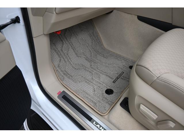 ランドクルーザー ZX ZEUSカスタム リアエンター クールBOX 本革 パノラミックビューモニター JBLプレミアムサウンドシステム ムーンルーフ パワーバックドア ETC2.0 トノカバー フロアマット(47枚目)