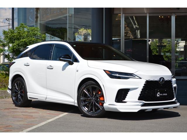 ＲＸ ＲＸ３５０　Ｆスポーツ　ＺＥＵＳエアロ　パノラマルーフ　前後ドラレコ　　　デジタルインナーミラー　オレンジキャリパー　後席電動シート　シートヒーター　ＰＶＭ　ＥＴＣ２．０　赤内装　ブラインドスポットモニター　電動リアゲート（4枚目）