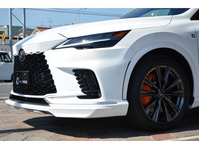 ＲＸ ＲＸ３５０　Ｆスポーツ　ＺＥＵＳエアロ　パノラマルーフ　前後ドラレコ　　　デジタルインナーミラー　オレンジキャリパー　後席電動シート　シートヒーター　ＰＶＭ　ＥＴＣ２．０　赤内装　ブラインドスポットモニター　電動リアゲート（17枚目）