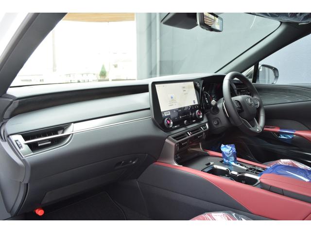 ＲＸ ＲＸ３５０　Ｆスポーツ　ＺＥＵＳエアロ　パノラマルーフ　前後ドラレコ　　　デジタルインナーミラー　オレンジキャリパー　後席電動シート　シートヒーター　ＰＶＭ　ＥＴＣ２．０　赤内装　ブラインドスポットモニター　電動リアゲート（56枚目）