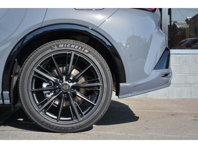 クラウンスポーツ Ｚ　ＴＨＥ　７０ｔｈ　ＺＥＵＳエアロ　パノラマルーフ　デジタルミラー　ブラインドスポットモニター　パワーバックドア　本革シート　ヘッドアップディスプレイ　　前後ドラレコ　ＥＴＣ２．０　フルセグＴＶ　　ＡＣ１００Ｖ（8枚目）