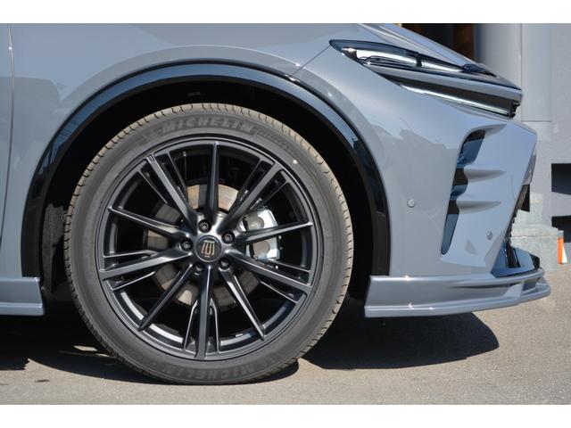 クラウンスポーツ Ｚ　ＴＨＥ　７０ｔｈ　ＺＥＵＳエアロ　パノラマルーフ　デジタルミラー　ブラインドスポットモニター　パワーバックドア　本革シート　ヘッドアップディスプレイ　　前後ドラレコ　ＥＴＣ２．０　フルセグＴＶ　　ＡＣ１００Ｖ（16枚目）