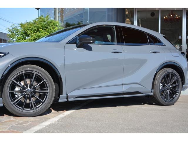 クラウンスポーツ Ｚ　ＴＨＥ　７０ｔｈ　ＺＥＵＳエアロ　パノラマルーフ　デジタルミラー　ブラインドスポットモニター　パワーバックドア　本革シート　ヘッドアップディスプレイ　　前後ドラレコ　ＥＴＣ２．０　フルセグＴＶ　　ＡＣ１００Ｖ（29枚目）