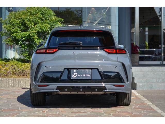 クラウンスポーツ Ｚ　ＴＨＥ　７０ｔｈ　ＺＥＵＳエアロ　パノラマルーフ　デジタルミラー　ブラインドスポットモニター　パワーバックドア　本革シート　ヘッドアップディスプレイ　　前後ドラレコ　ＥＴＣ２．０　フルセグＴＶ　　ＡＣ１００Ｖ（31枚目）